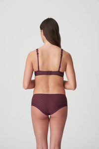 15 AVERO Hotpants